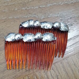 Silver tone Leaf patterned Hair Combs
